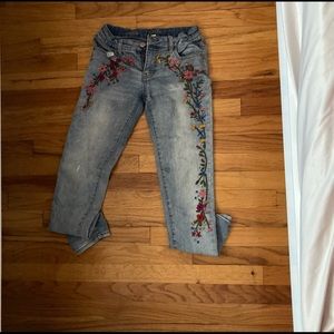 I don’t need it I am cleaning out my closet